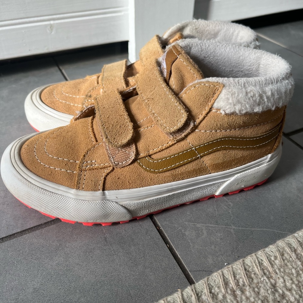 Boys boots